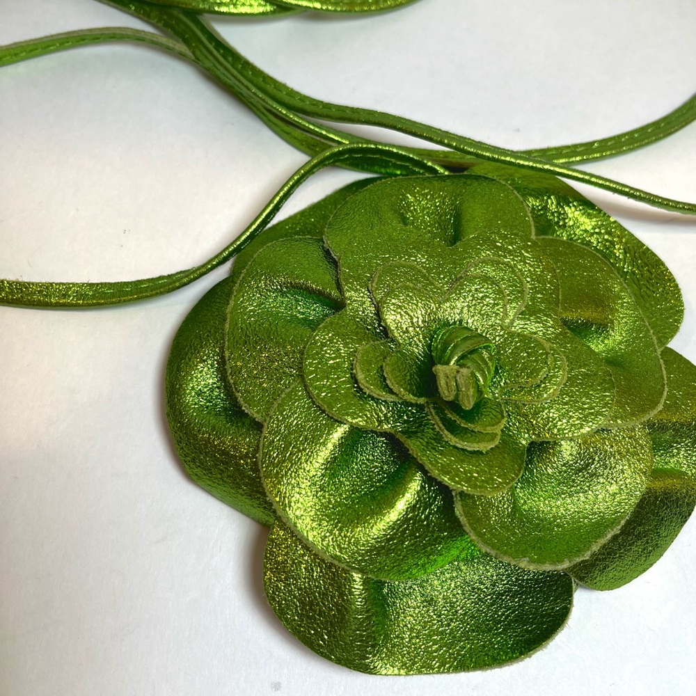 Vintage Metallic Green Leather Flower Blossom Belt